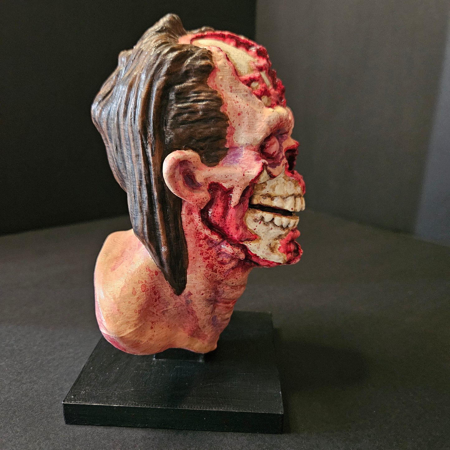 Zombie bust